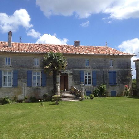 Le Moulin A Vent Bed and Breakfast Bertric-Burée Εξωτερικό φωτογραφία